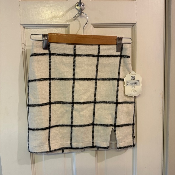 Altar'd State Dresses & Skirts - Altar’d State Black and White Plaid Skirt